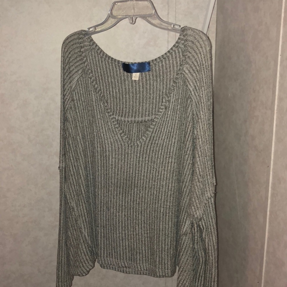 Long sleeved top